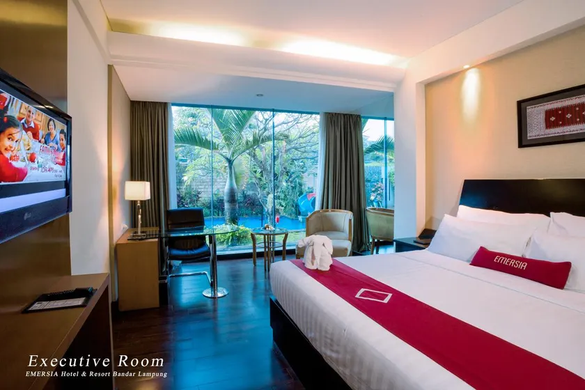 Emersia Hotel and Resort - Image 1