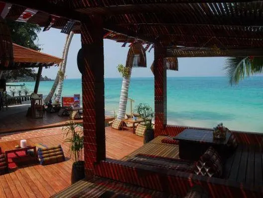 Haadyao Bungalows - Image 1