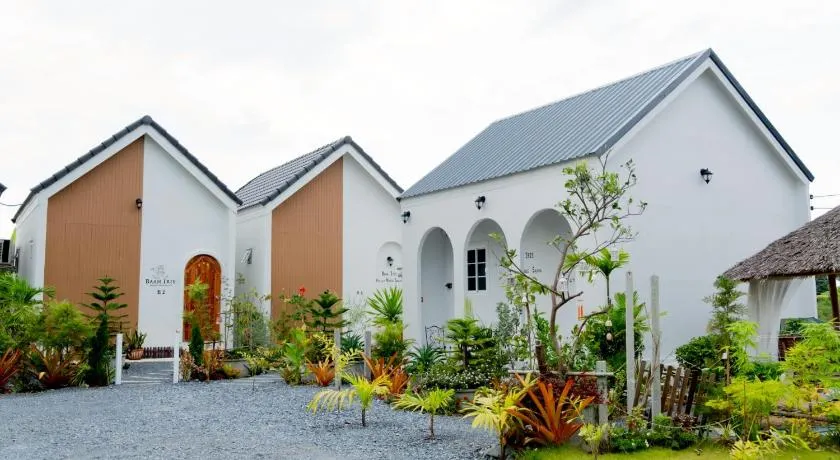 Baan Iris Salaya - Image 1