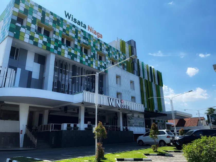 Hotel Wisata Niaga - Image 1