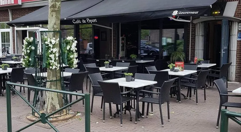 Hotel Café de Sport - Image 1