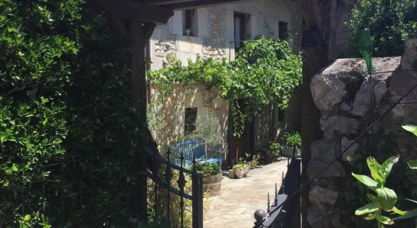 Posada Soano - Image 1