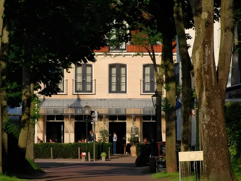 Hotel Graaf Bernstorff - Image 1