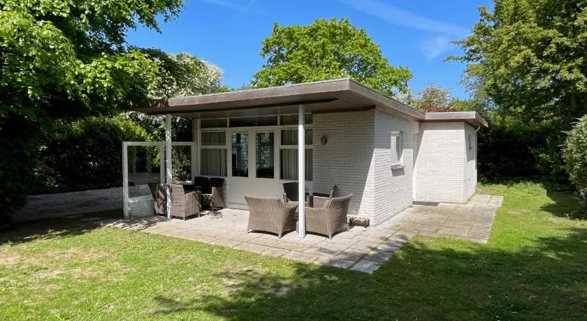 Gezellige bungalow op steenworp afstand van het strand - Image 1