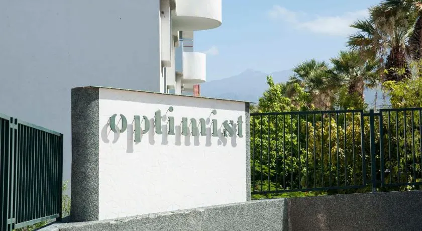 Optimist deluxe - Image 1