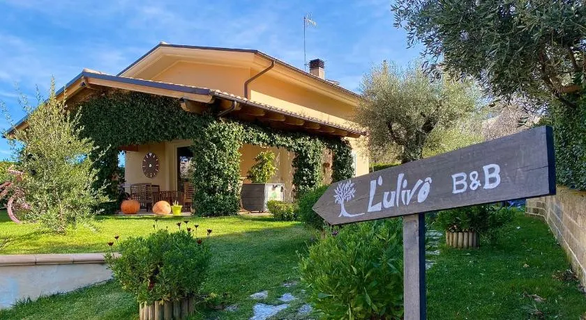 L' Ulivo Bed & Breakfast - Image 1