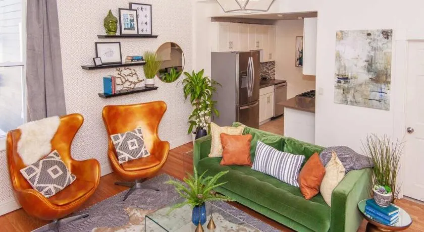Sleek Boston Condo near South End - Image 1