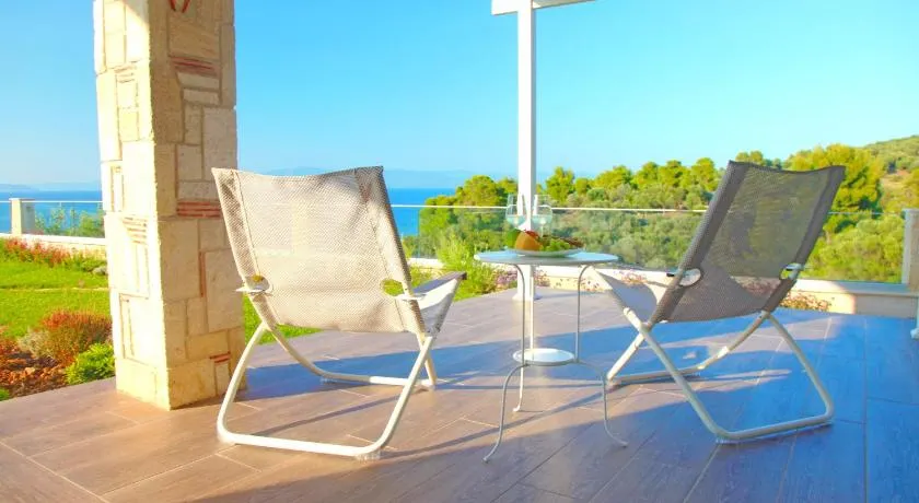 Paliouri Sea Lounge by Luxlikehome - Image 1