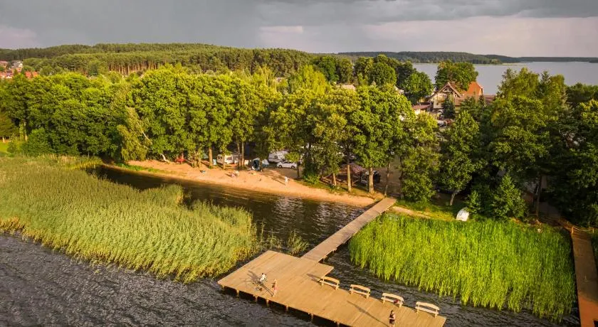 RiW Małe Swory - Domek pływający Houseboat i domki drewniane - Image 1