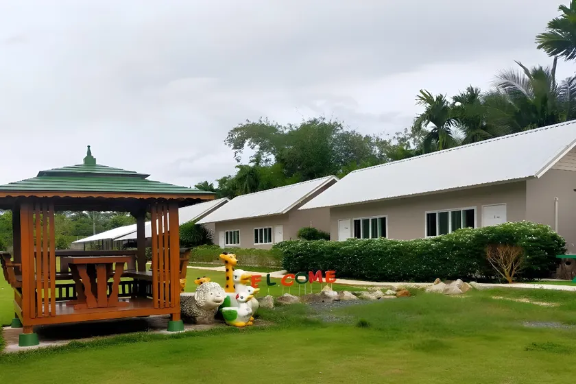Davy Cottage Phuket - Image 1