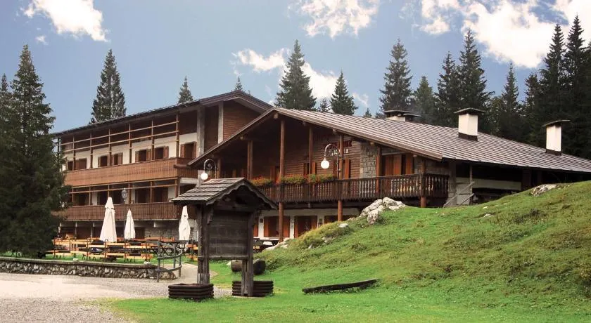 Rifugio Escursionistico Tita Piaz - Image 1