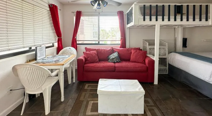 Paradise Cove - Image 1