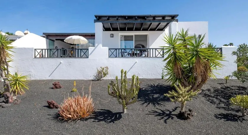 Appartement de vacances 'Casa Vista Hermosa' avec vue sur la mer, terrasse privée et Wi-Fi - Image 1