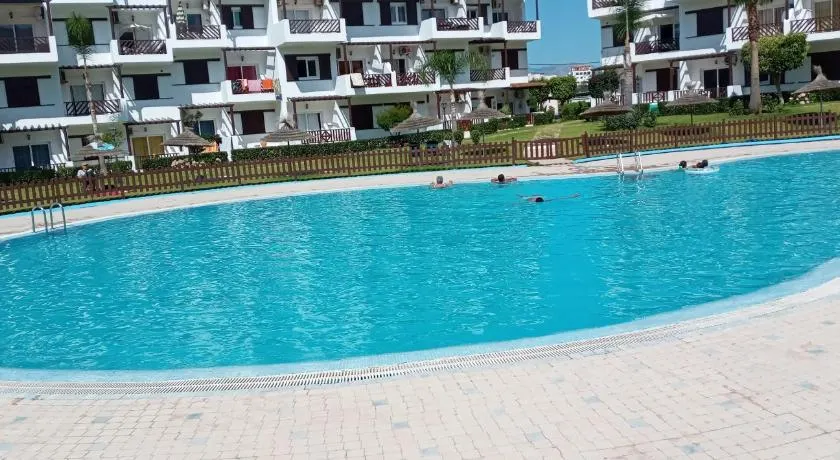 Studio de luxe avec piscine - Image 1