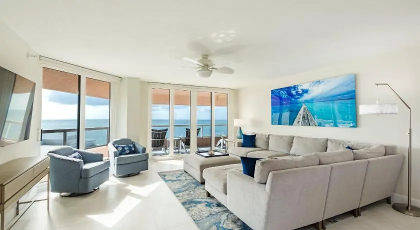 Steps to Beach & Pool - Resort Amenities Galore! - Image 1