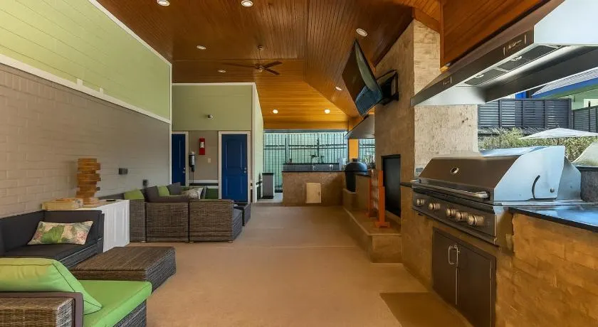 FIFA Stylish Getaway near TheHeights w/ Pool + BBQ - Image 1