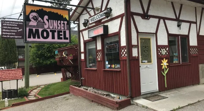 Sunset Motel - Image 1