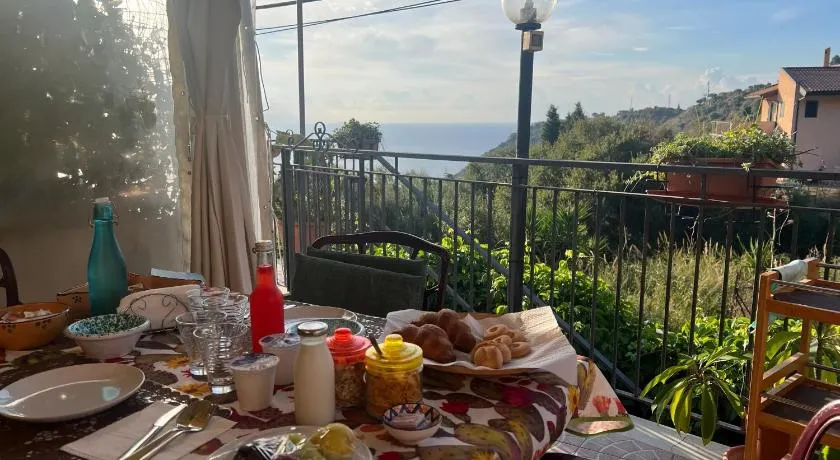 B&B Tirreno- Finestra sul Mare - Image 1