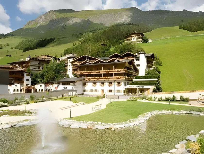 Hotel Berghof Crystal Spa & Sports - Image 1