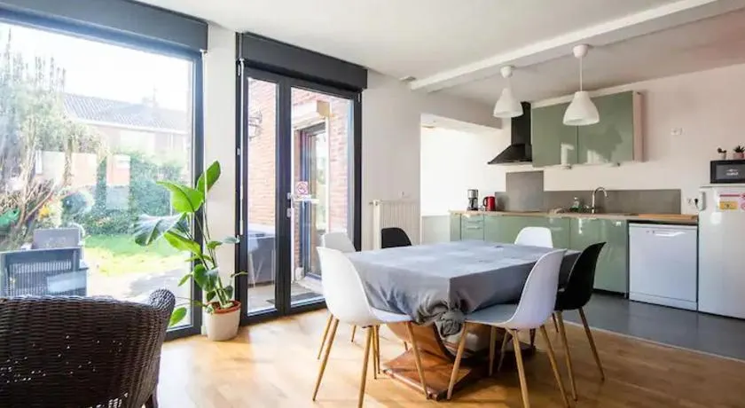 Maison à l'orée du BOIS CITADELLE de LILLE avec TERRASSE en plein sud PROCHE DE TOUTES COMMODITES à la porte de LILLE - Image 1