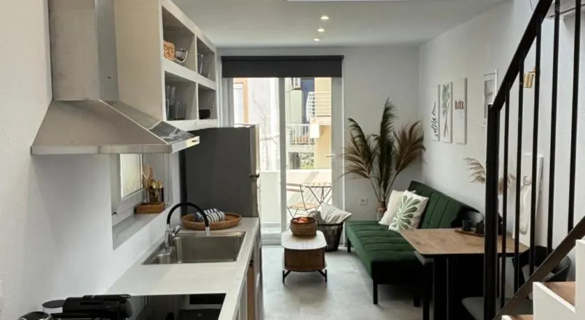 MYROVOLOS APARTMENTS - Image 1