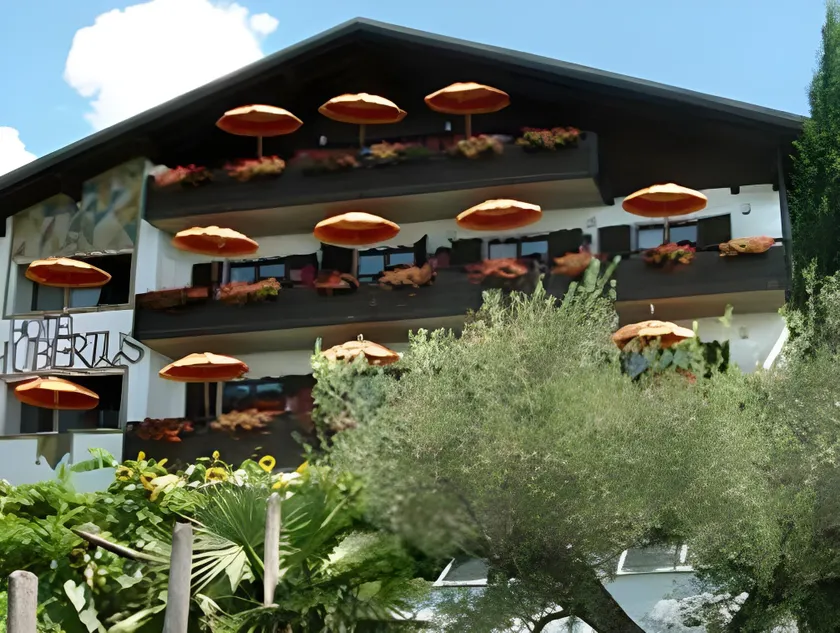 Hotel Garni Hubertus - Image 1