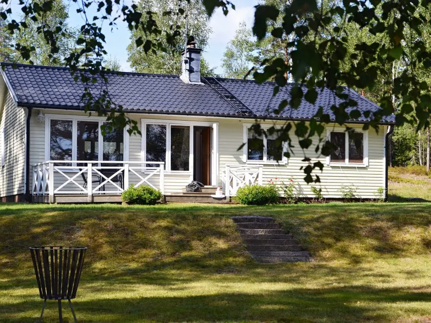 4 Sterne Ferienhaus in Gislaved - Image 1