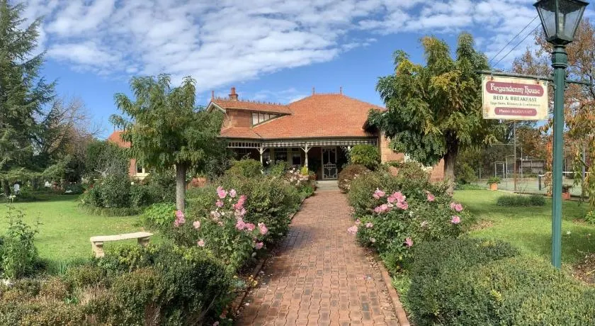Forgandenny House B&B - Image 1