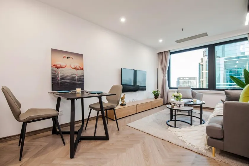 Xintiandi 2Bedroom Apt with Swimming Pool & Gym - Image 1