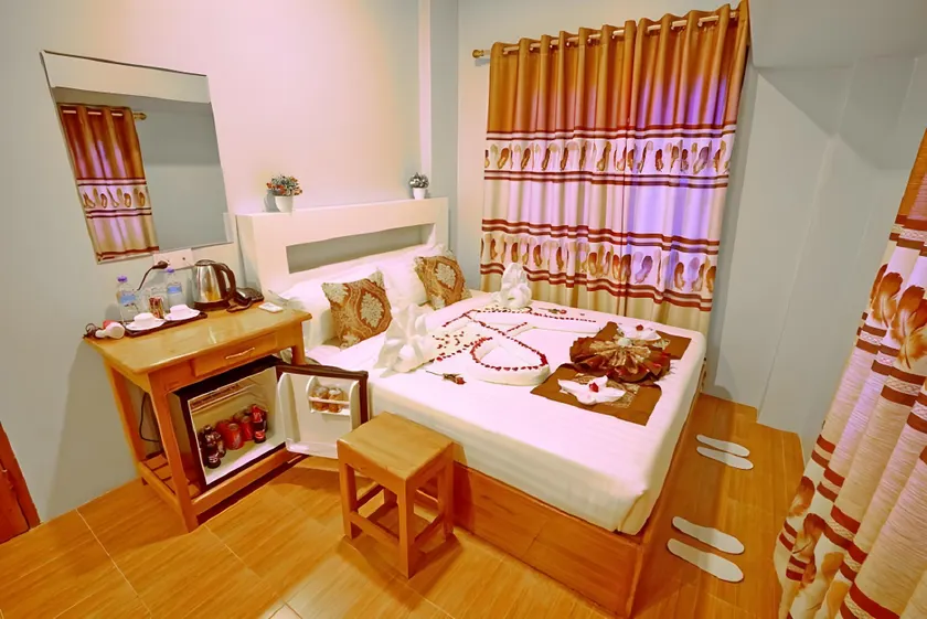 Hotel Aurora - Image 1