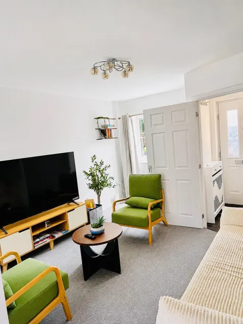 Relaxing Modern Stay for Families and Groups - Image 1