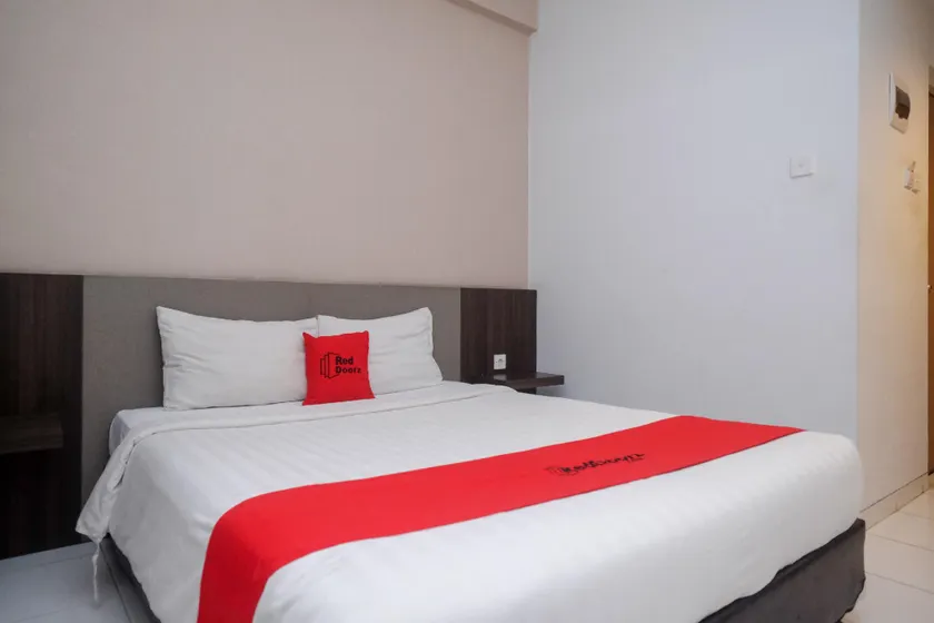 RedDoorz Apartment near Exit Toll Colomadu - Image 1