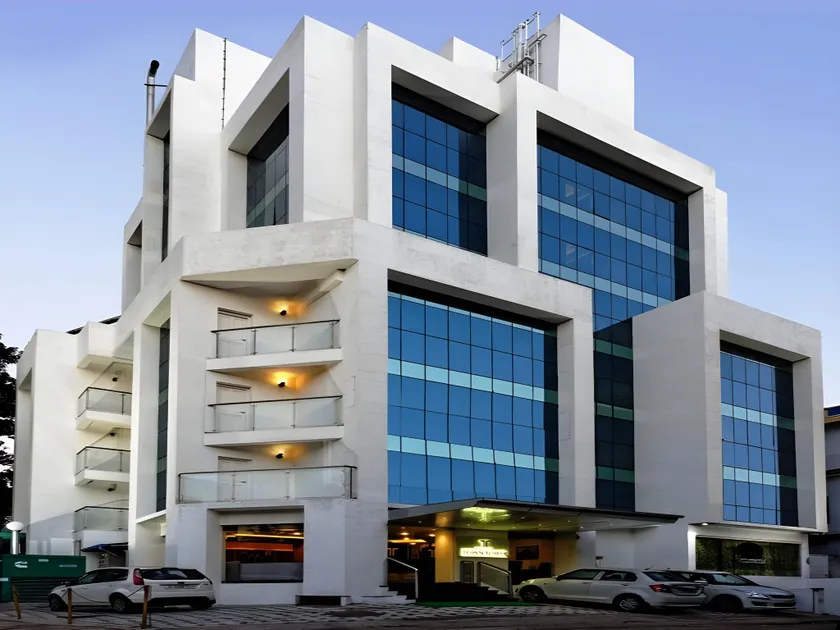 Hotel Town Tower - Image 1