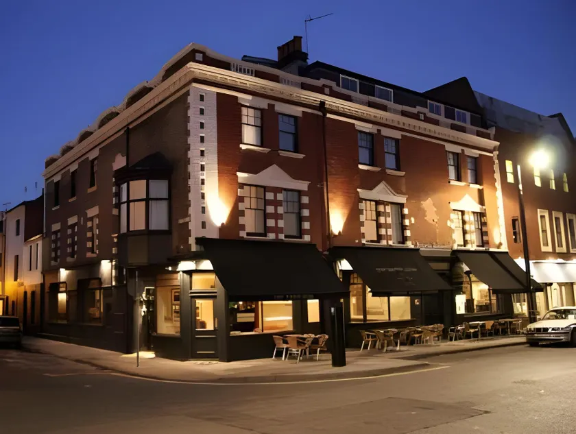 The White Star Tavern - Image 1