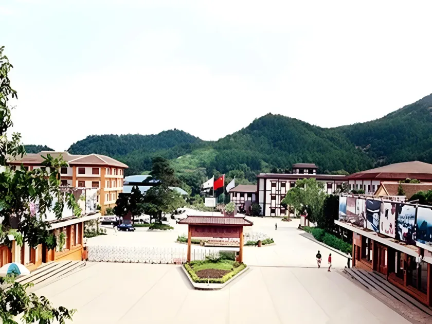 Jiangxi Tianmu Lushan Hot Spring Resort Area - Image 1
