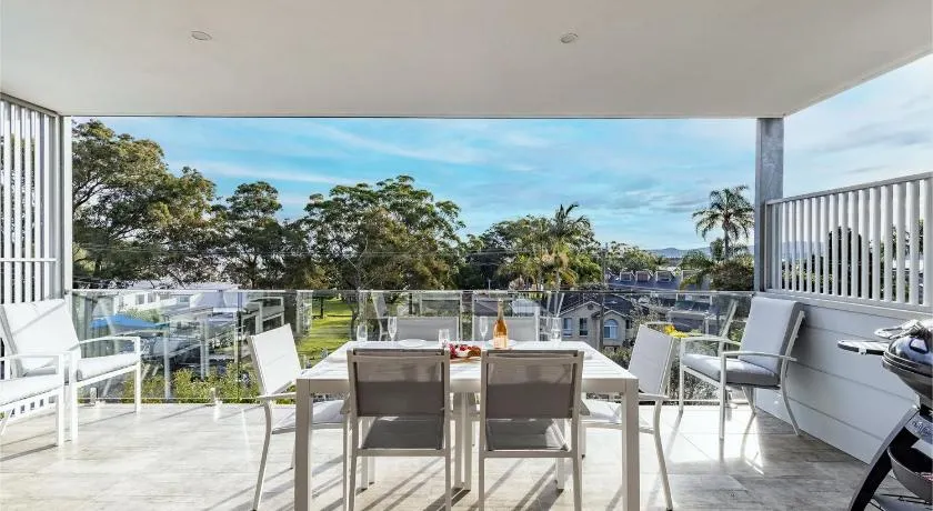 Sunset Jewel - 7a Cromarty Road, Soldiers Point - Ocean Views, Breathtaking Sunsets, Linen, AIR CON & Wi-Fi - Image 1