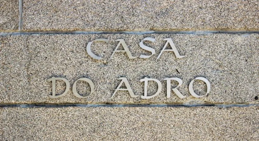 Casa do Adro de Parada - Image 1