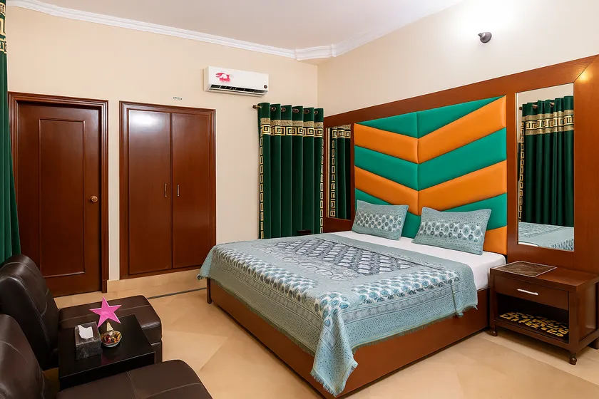 Hotel Subhan Palace Gulshan - Image 1