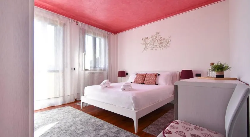 Welc-ōM Riviera del Brenta Red Apartment - Image 1