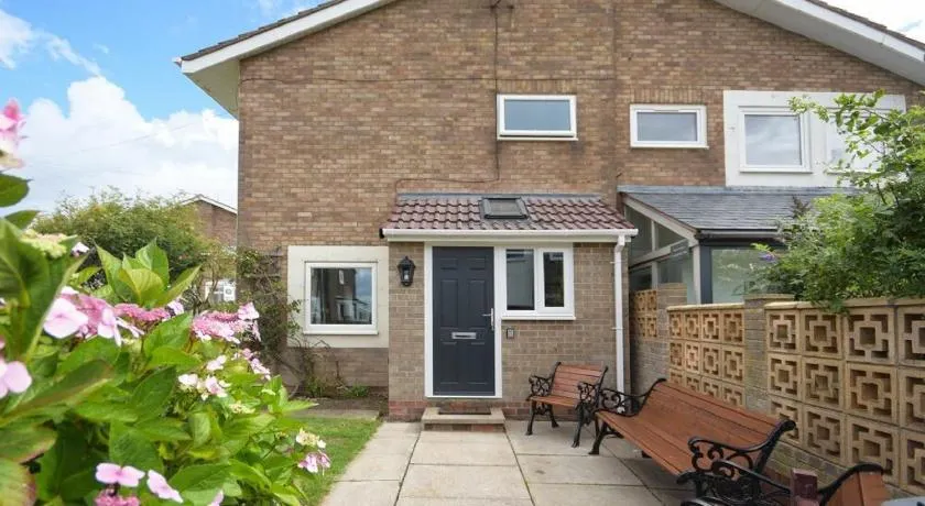 COASTAL PLAICE, pet friendly, country holiday cottage in Beadnell - Image 1