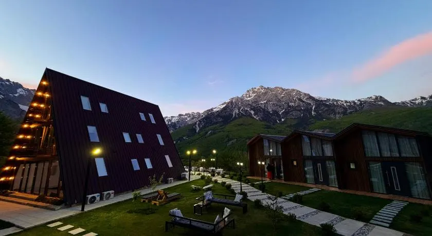 Vidis Chalet Boutique Hotel - Image 1