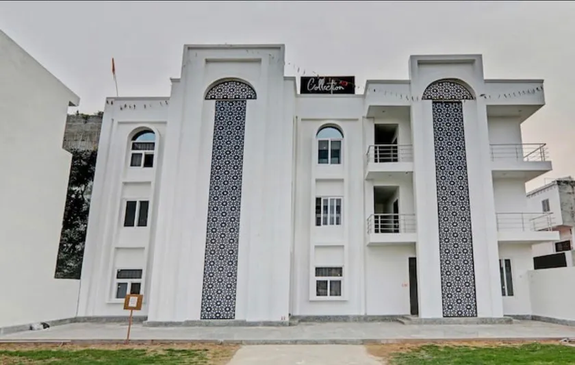 Hotel Yamuna Palace Near Gomti Riverfront Park - Image 1