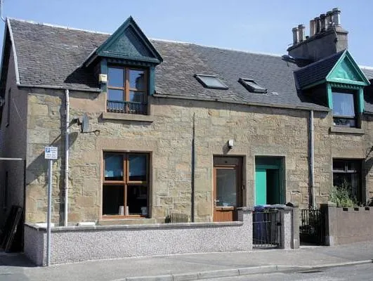 Innes Street Apartments - Image 1