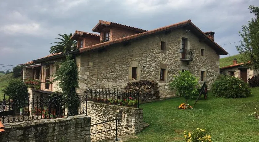 Casa Los Laureles - Image 1