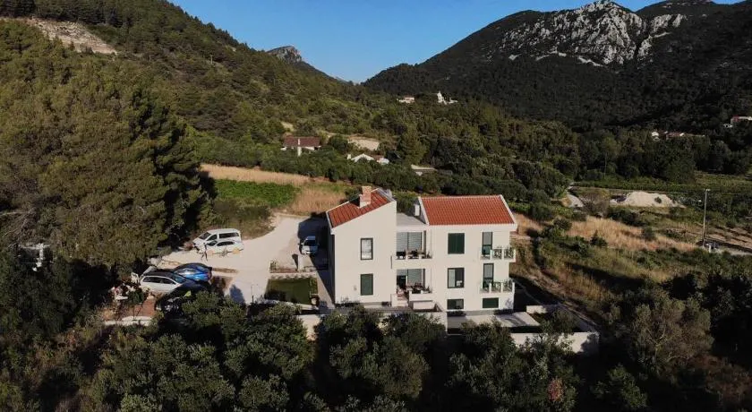 Vila Skrivena - Image 1