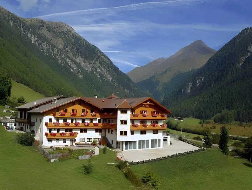 Hotel Kaserhof - Image 1