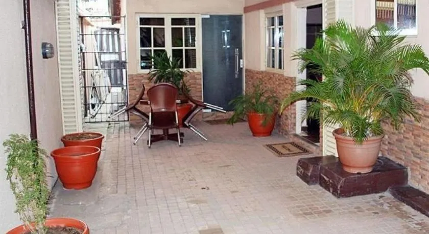 Allure Suites - Guest Room - Image 1