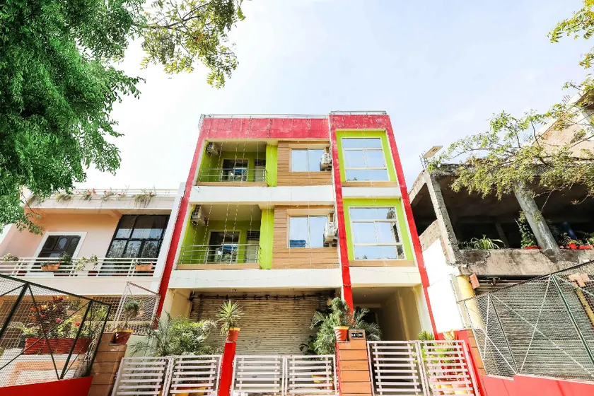Radha Madhav Palace by OYO Rooms - Image 1