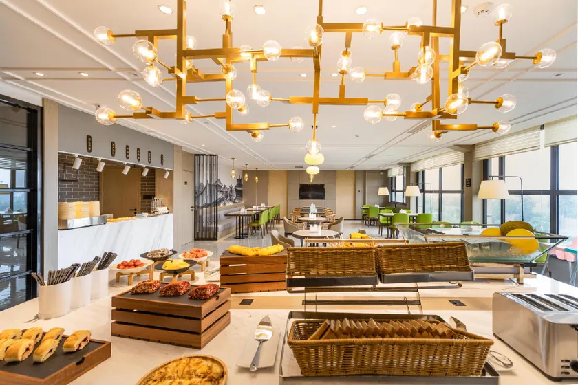 Atour Hotel Kaifeng Millennium City Park - Image 1