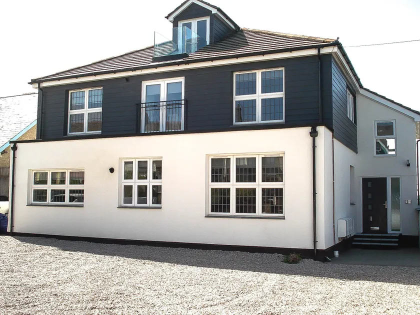 Meadow View Apartments are 2 and 3 bedroomed with private parking - Image 1